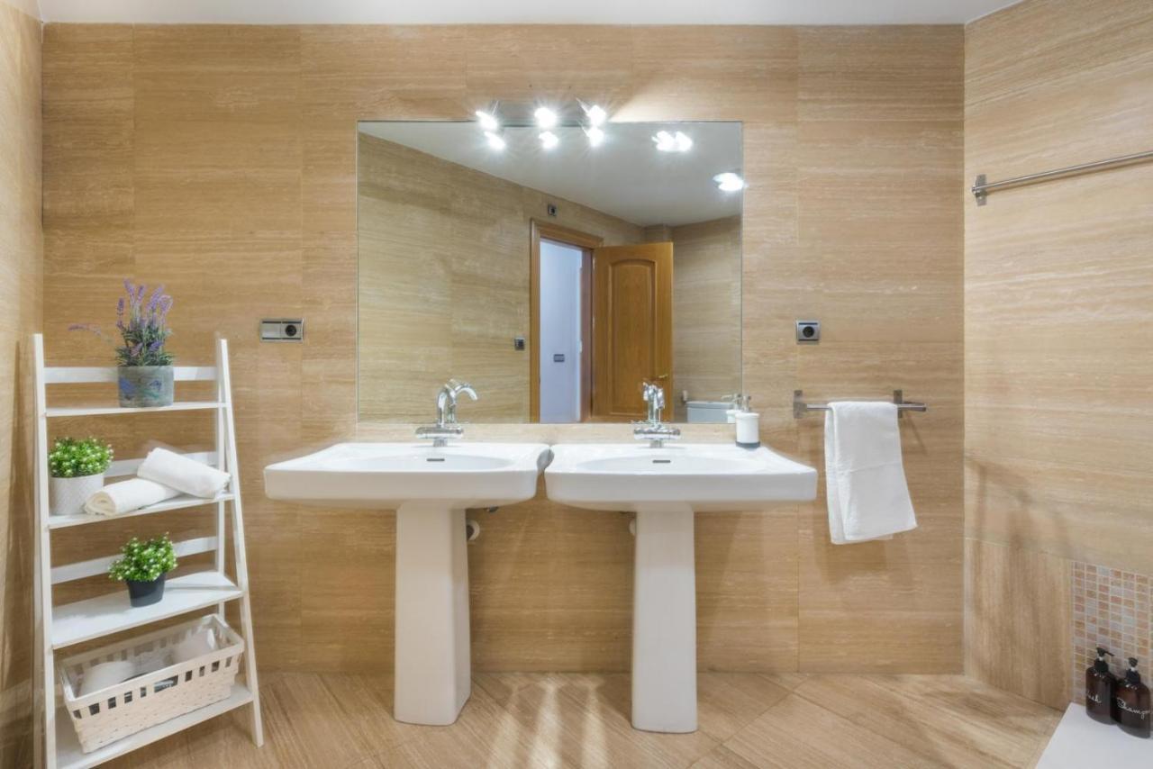 Apartamento Moderno Calle Larios Málaga Eksteriør billede